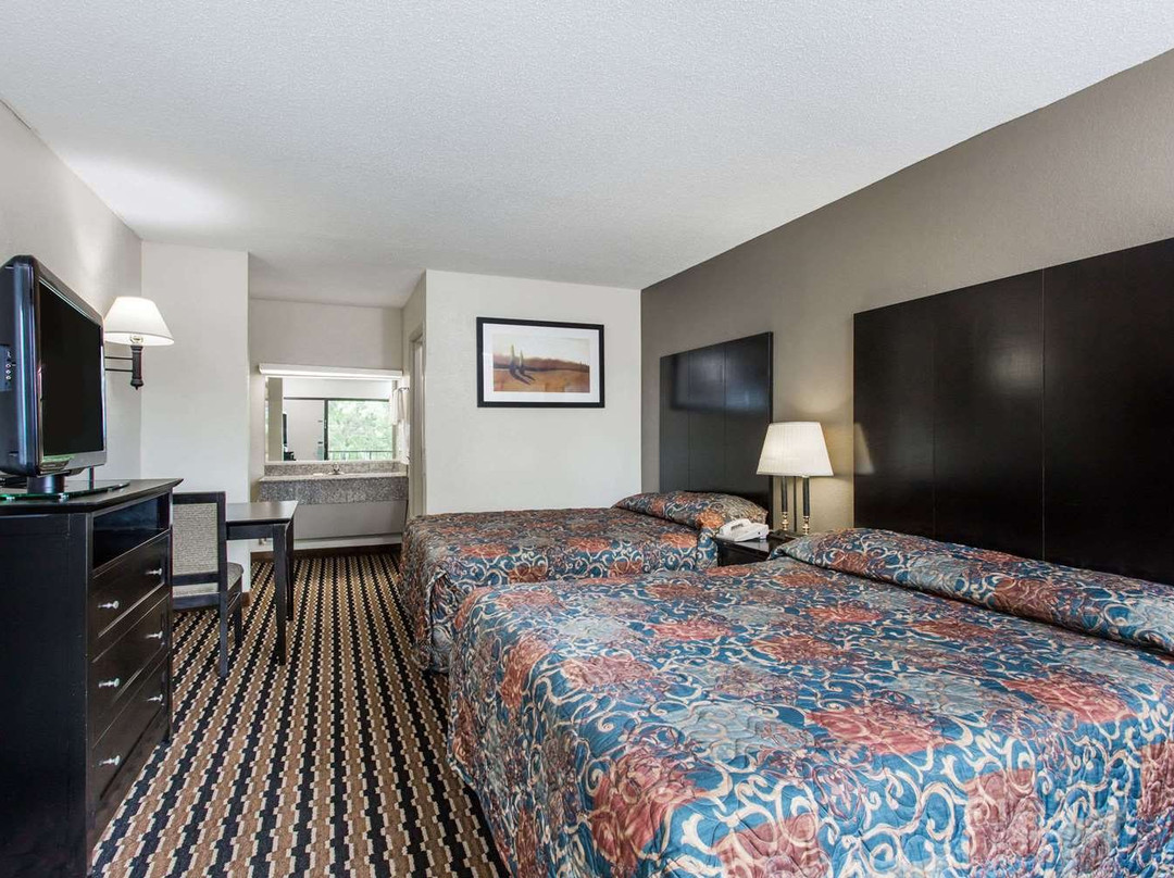 Quality Inn Near Speedway主图