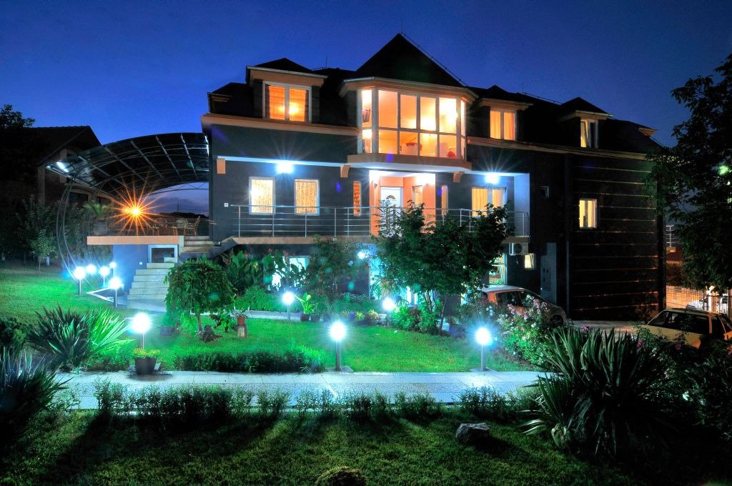 Garni Hotel Lama-官方