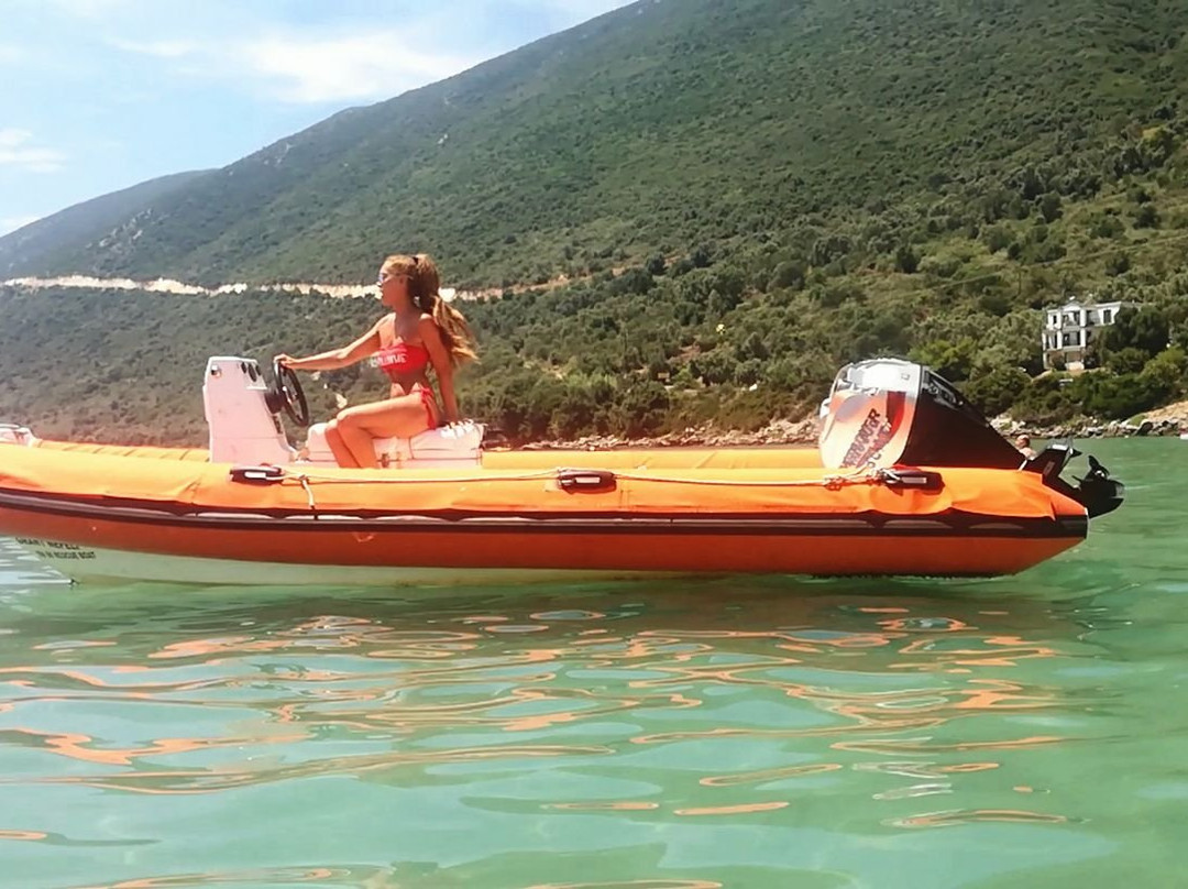 Nefeli Apartments主图