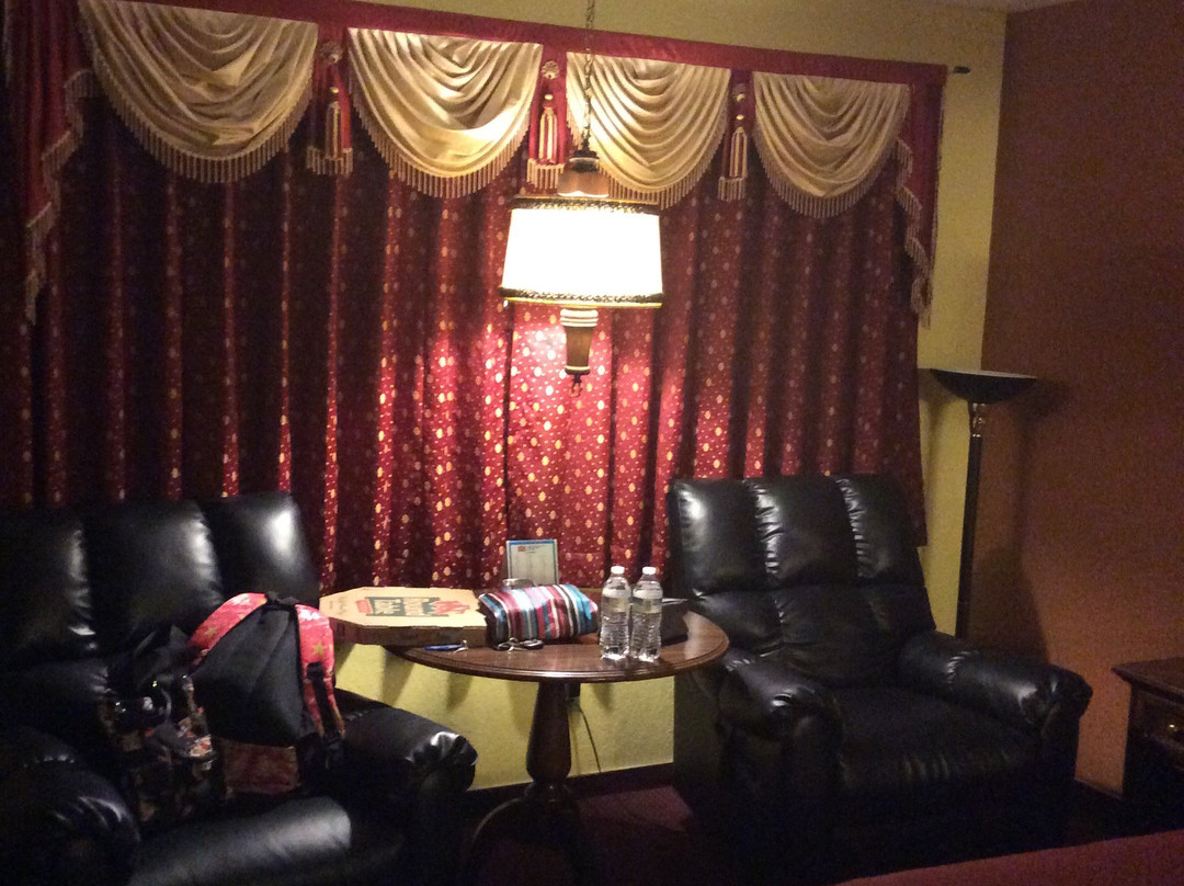 Regency Inn and Suites主图