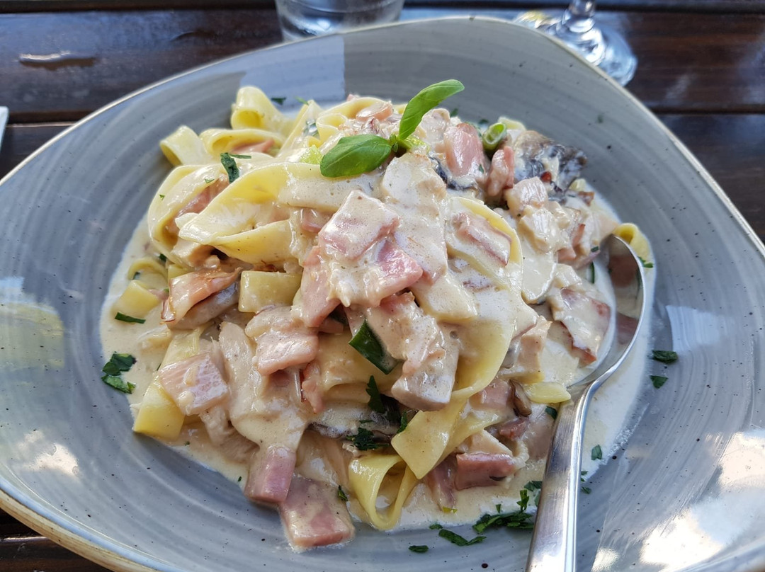 Franks Pizza, Coffee and More