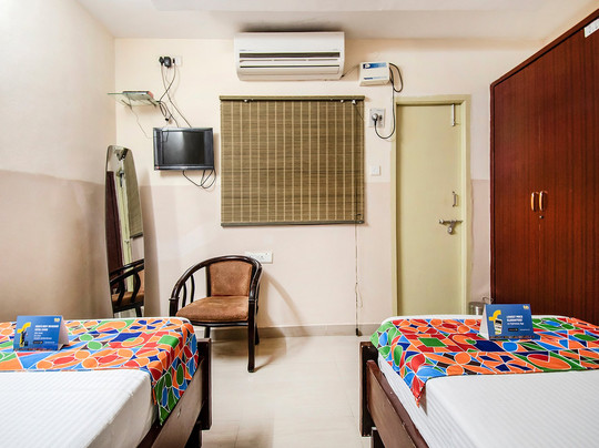 FabHotel Aditya Yatri Nivas主图