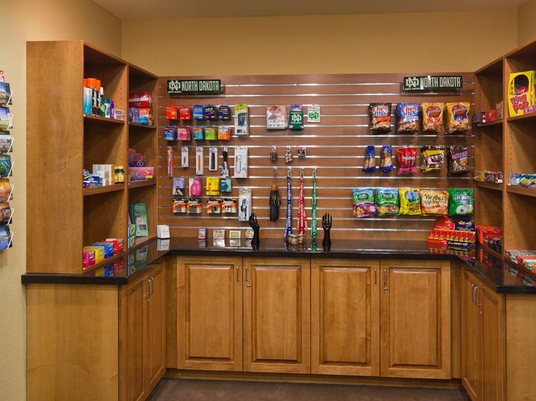 Grand Forks Lodge & Suites主图