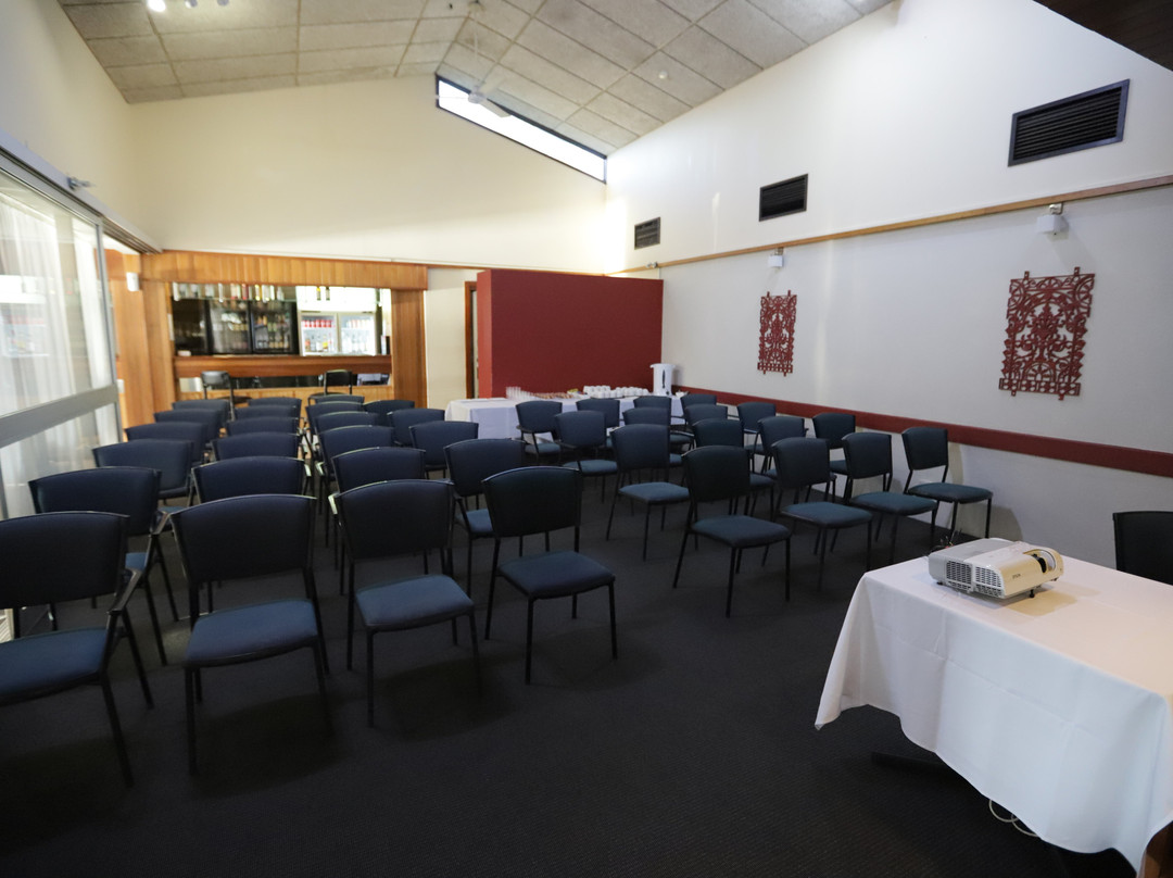 Central Emerald Hotel主图