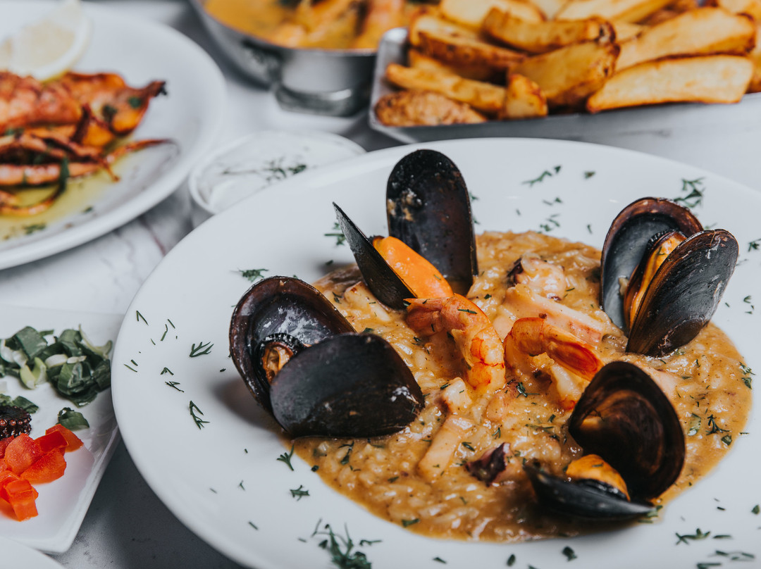 Ta Psarakia Kai Thalassina Kifisia