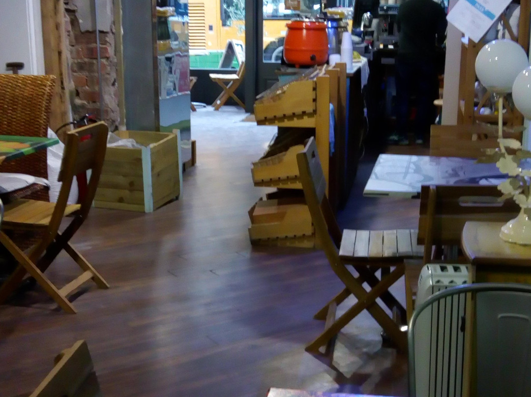 Salut Deli 18 Teviot Place