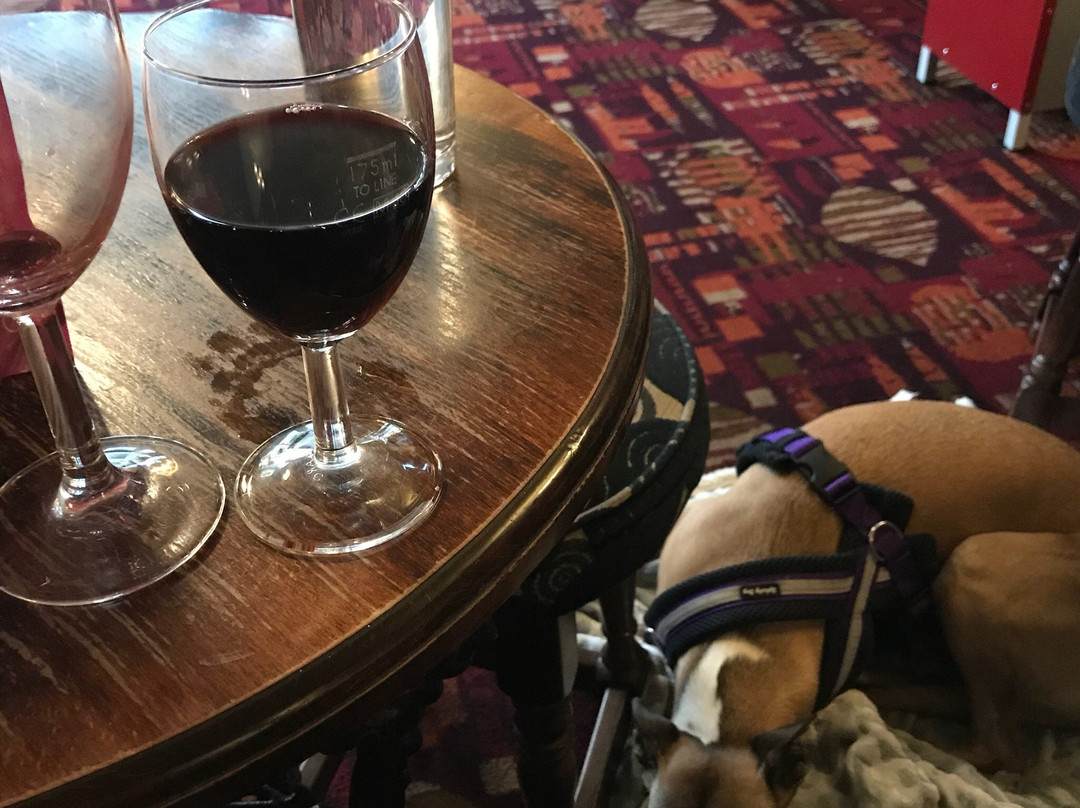 Killingworth旅游景点-The Benton Ale House