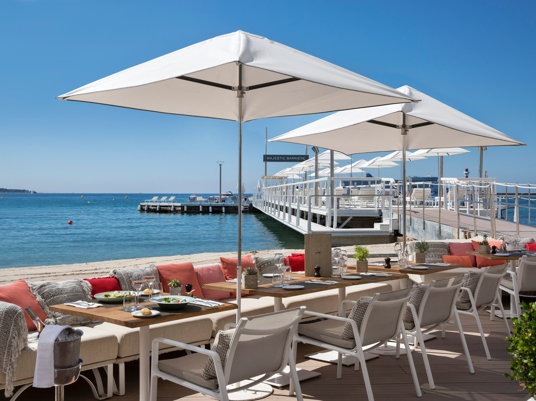 戛纳大华酒店主图