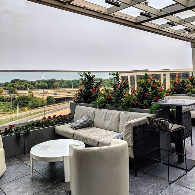 REVEAL Rooftop Bar & Lounge