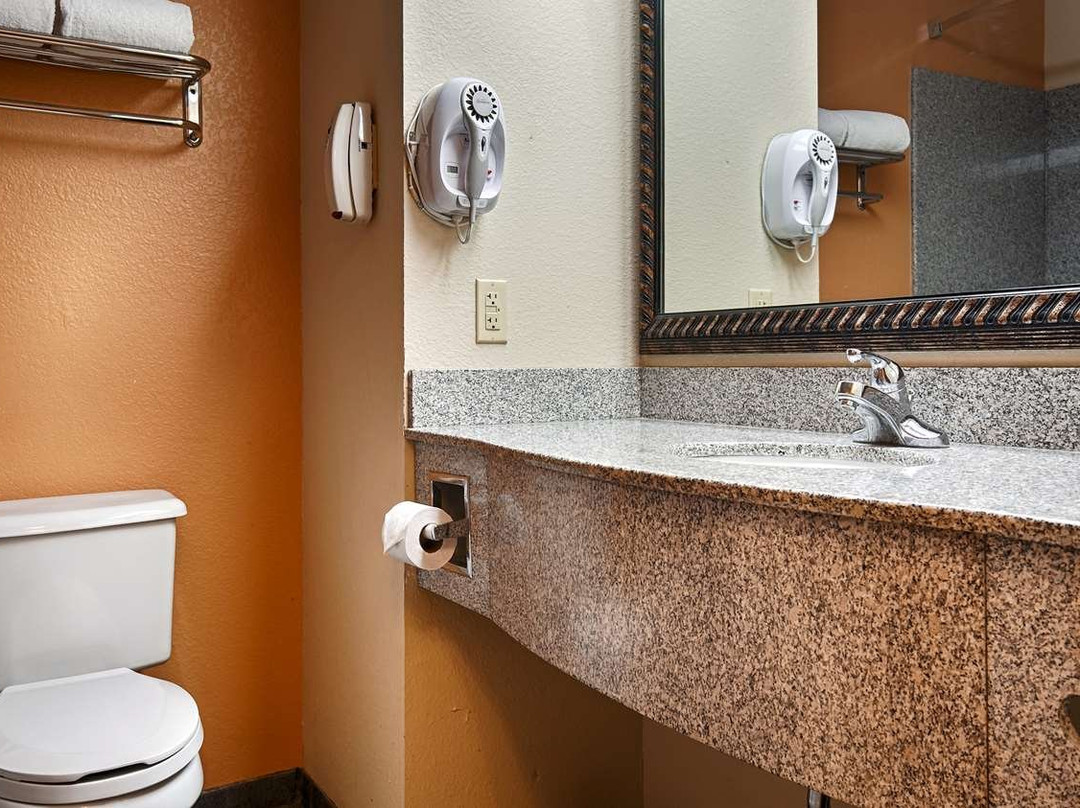 Best Western Plus Bass Hotel & Suites主图