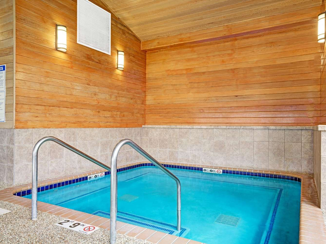 Super 8 by Wyndham Rogers Minnesota主图