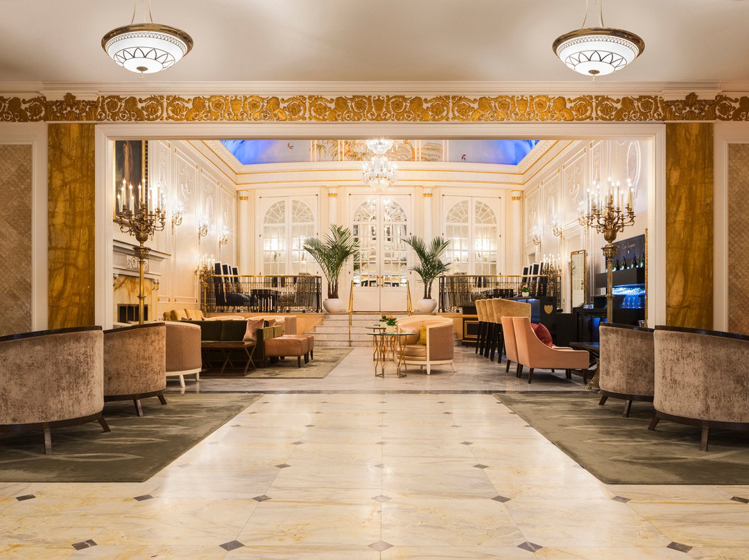 蒙特利尔丽嘉酒店主图