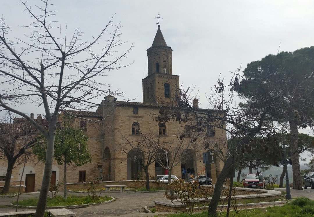 Chiesa di Santa Maria in Piano-Loreto Aprutino必去景点