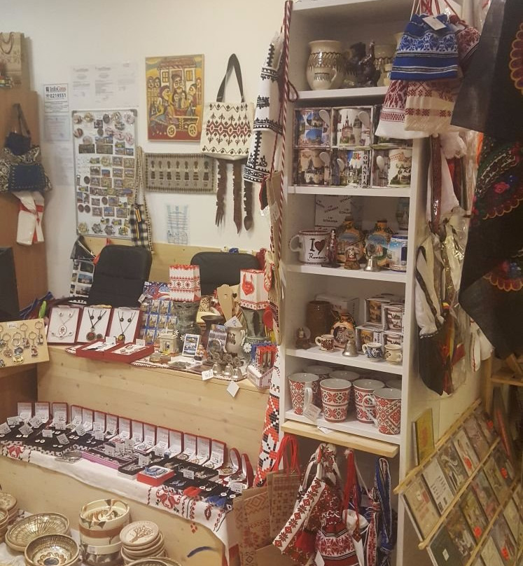 Romanian Folk Art Fashion景点图片