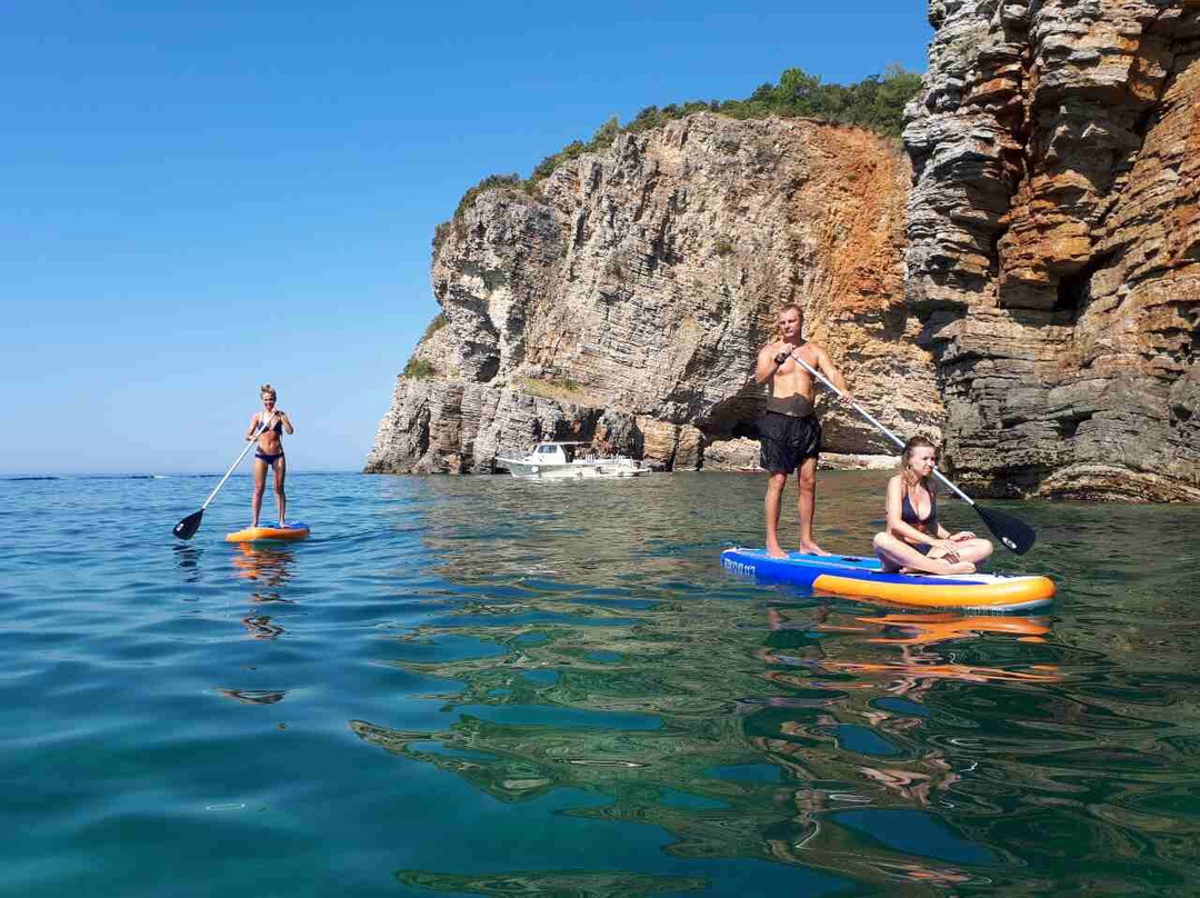 SUP & Kayaking Tours景点图片