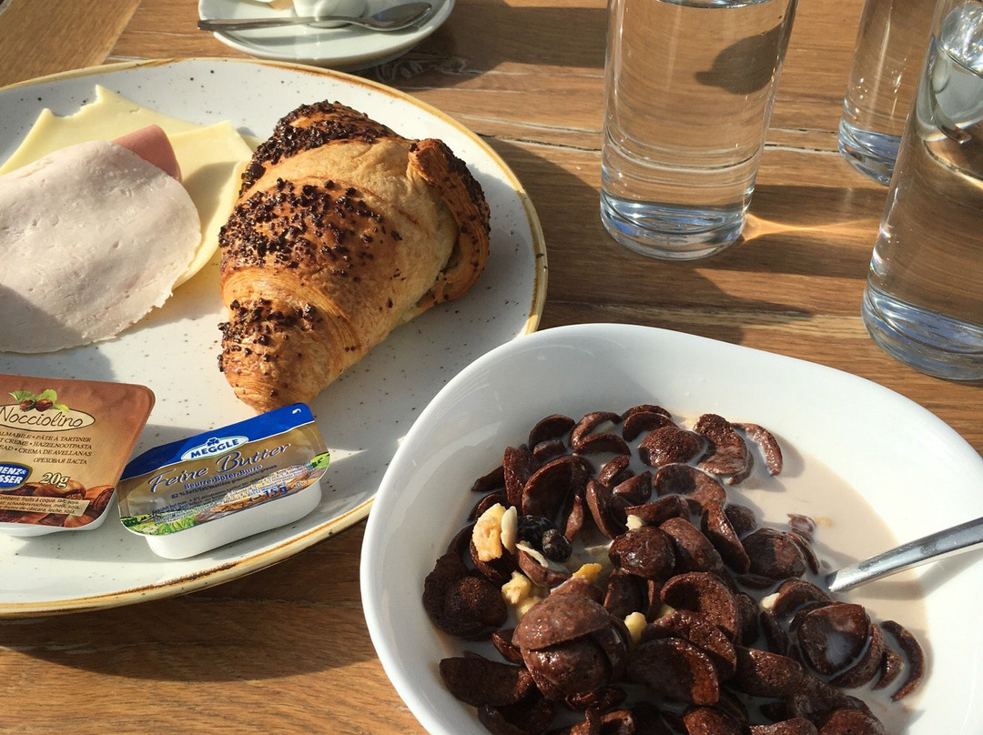 Skarucna餐馆和美食-Dvor Tacen