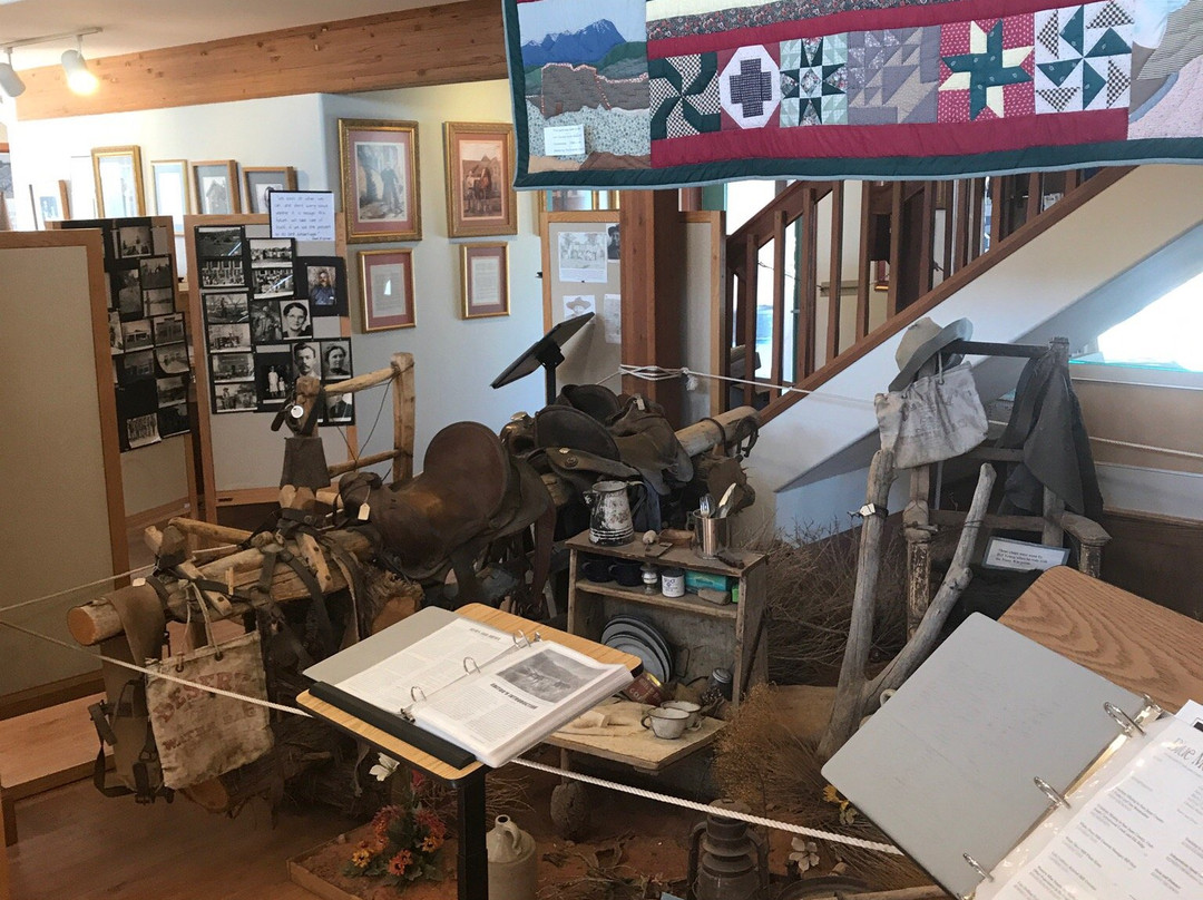 Blanding Visitor's Center-布兰丁必去景点