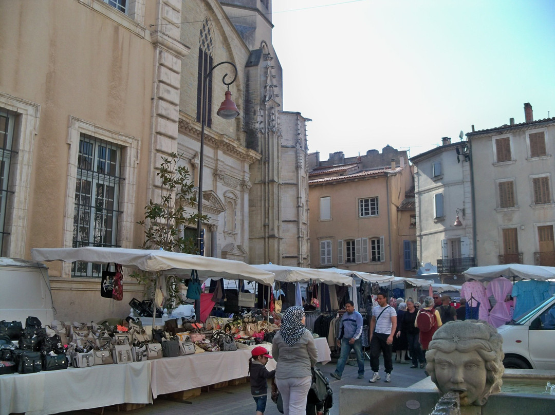 Marche du Vendredi景点图片