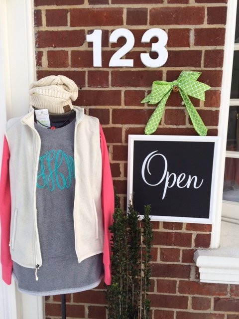 Carolina Clover, The Monogram Boutique景点图片