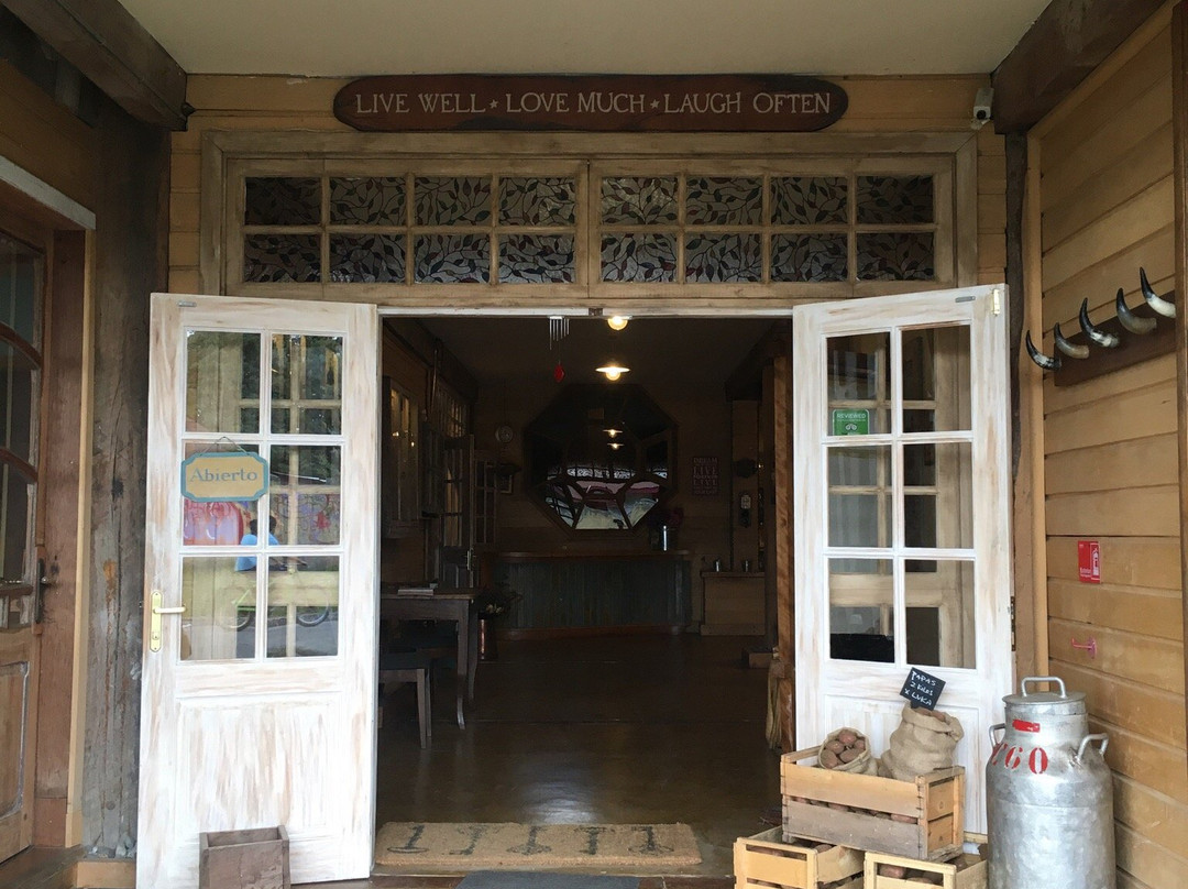 Vicki Johnson's-巴拉斯港必去景点