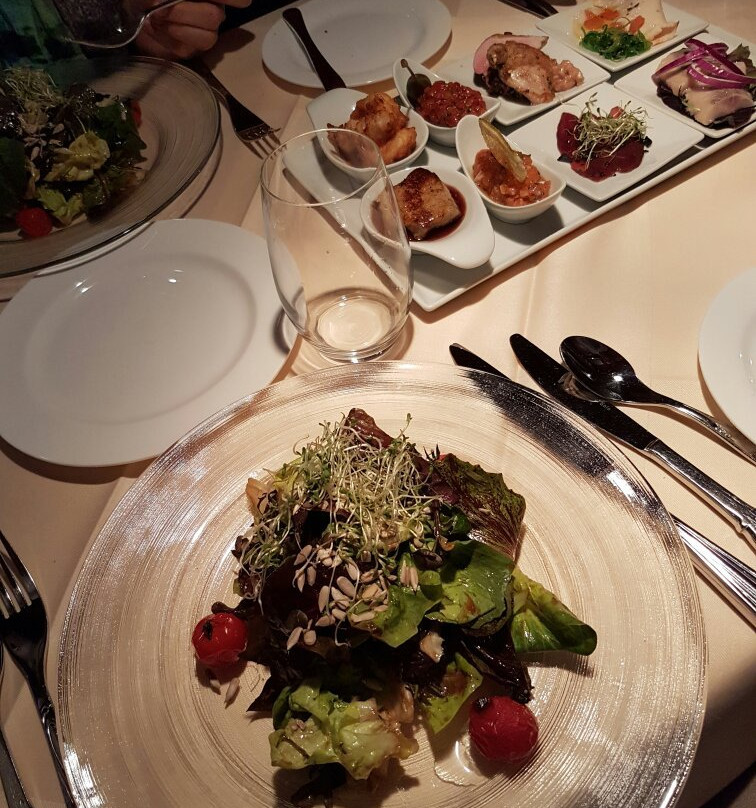 Ellikon am Rhein餐馆和美食-Zum Schiff
