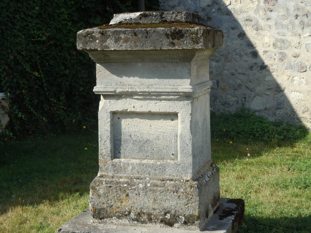 Eglise Saint-Médard-特朗布莱昂法兰西必去景点