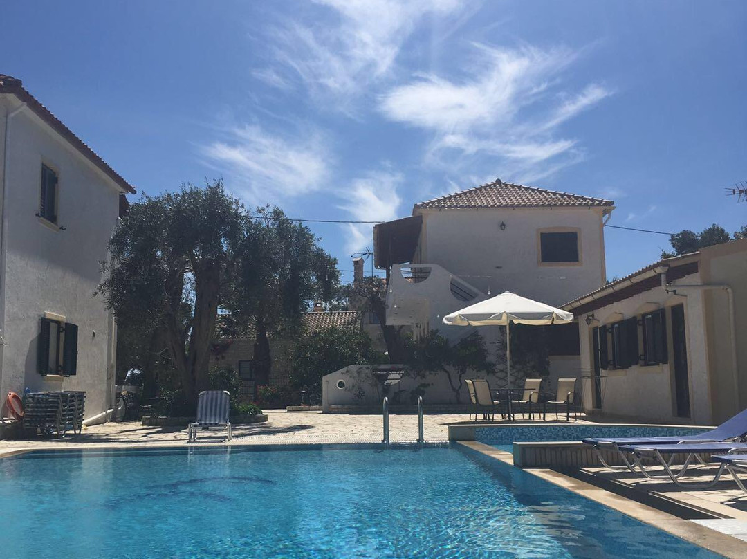 Olympia Paxos Apartment主图