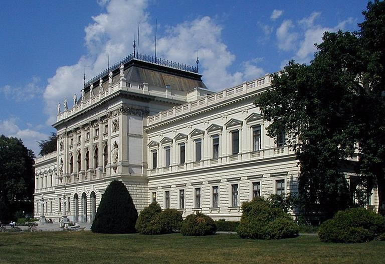 Karl-Franzens Universitat-格拉茨城必去景点