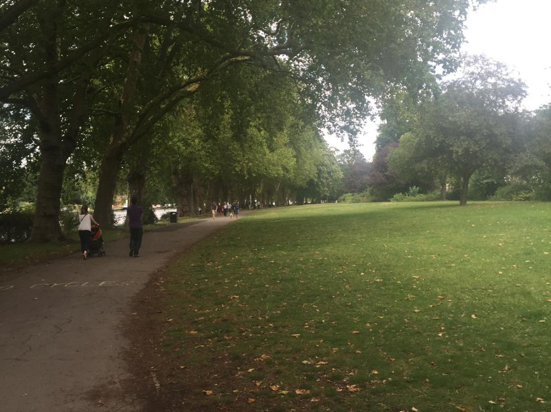 Canbury Gardens景点图片