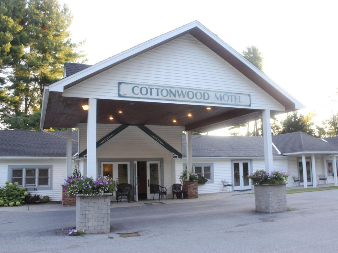 Cottonwood Motel主图