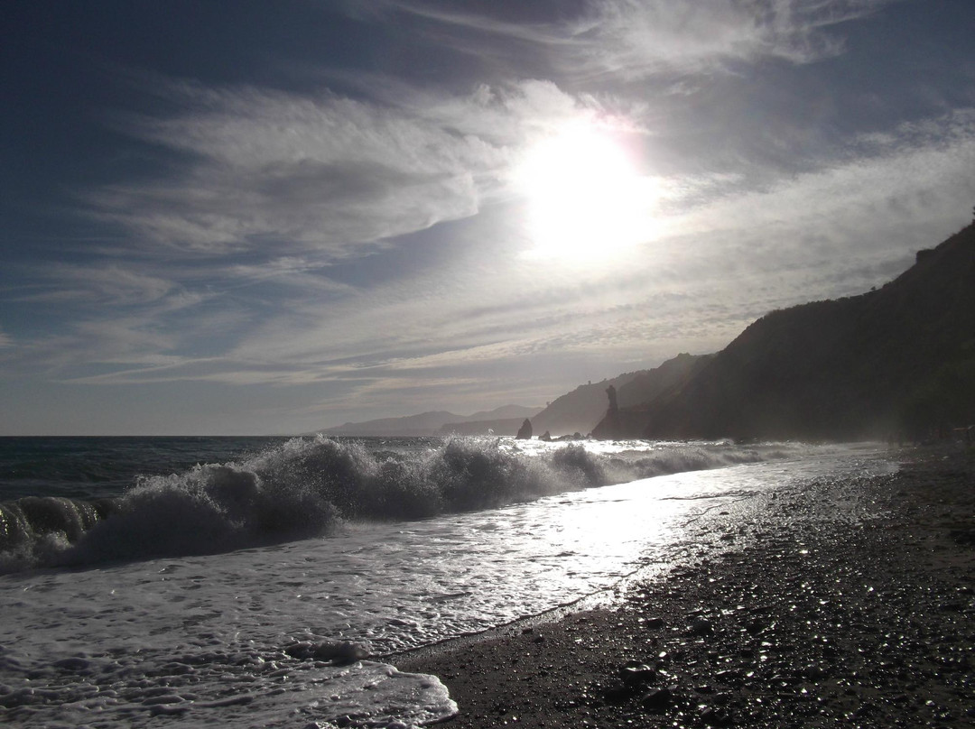 Playa de la Alberquilla景点图片