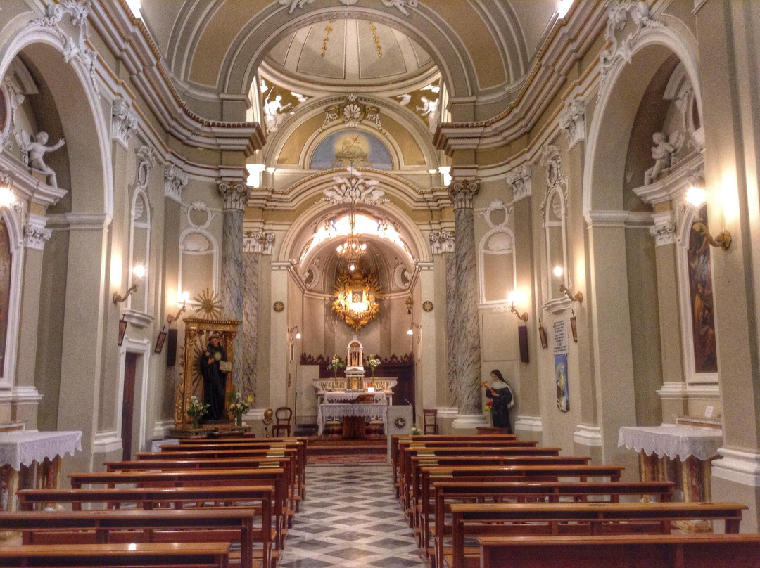 Chiesa di San Nicola-Sant'Angelo In Pontano必去景点