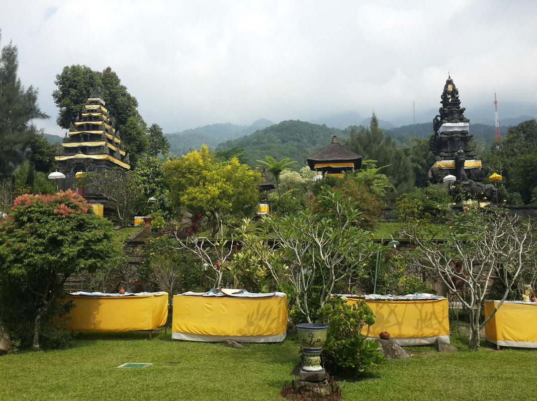 Pura Parahyangan Agung Taman Sari Gunung Salak景点图片