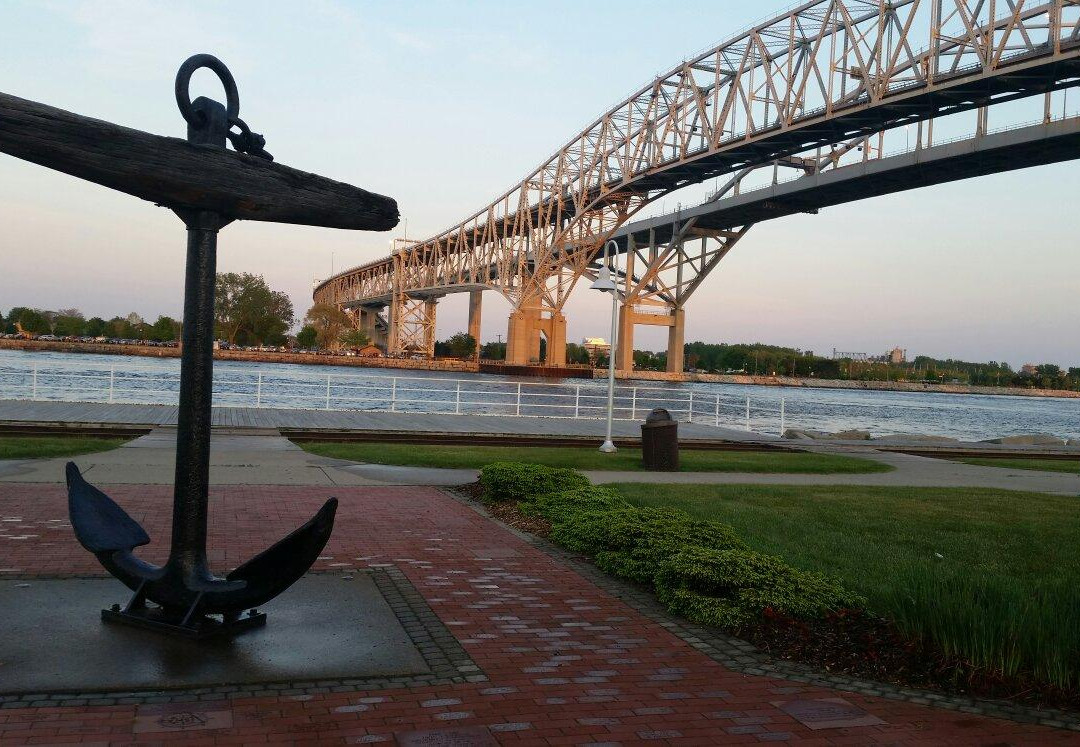 Blue Water Bridge-休伦港必去景点
