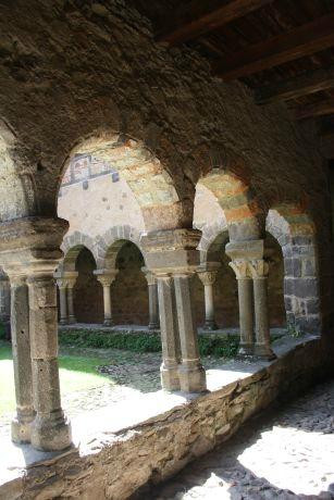 Eglise Abbatiale-Lavaudieu必去景点