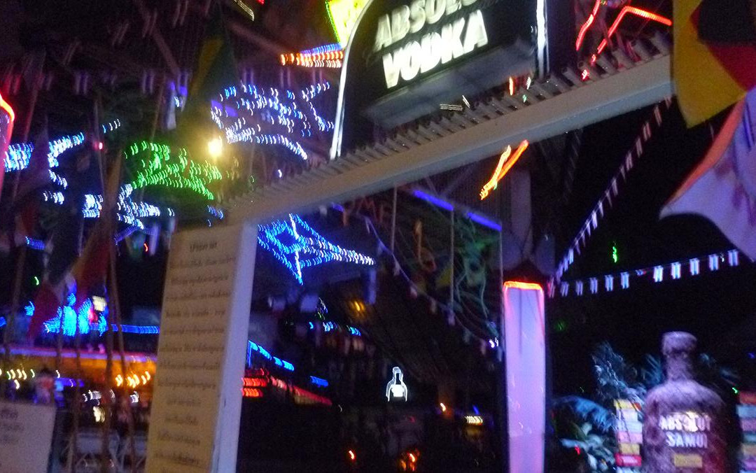 绿色芒果酒吧-查汶海滩必去景点