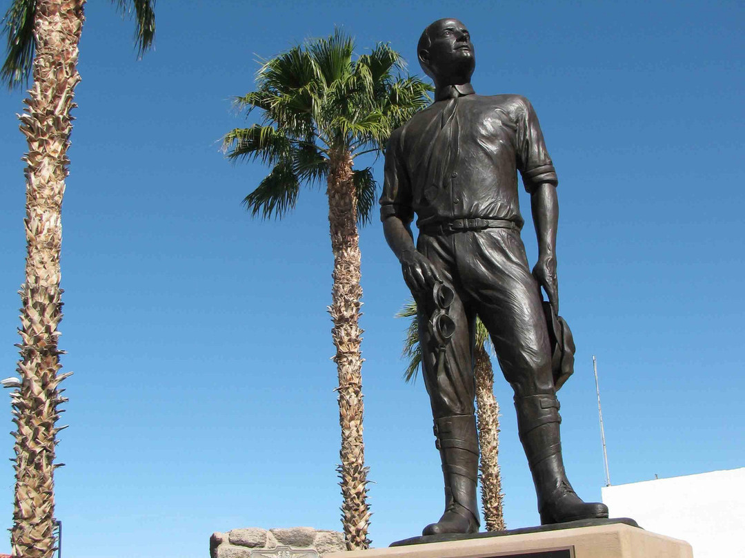 Robert G. Fowler Statue-尤马必去景点