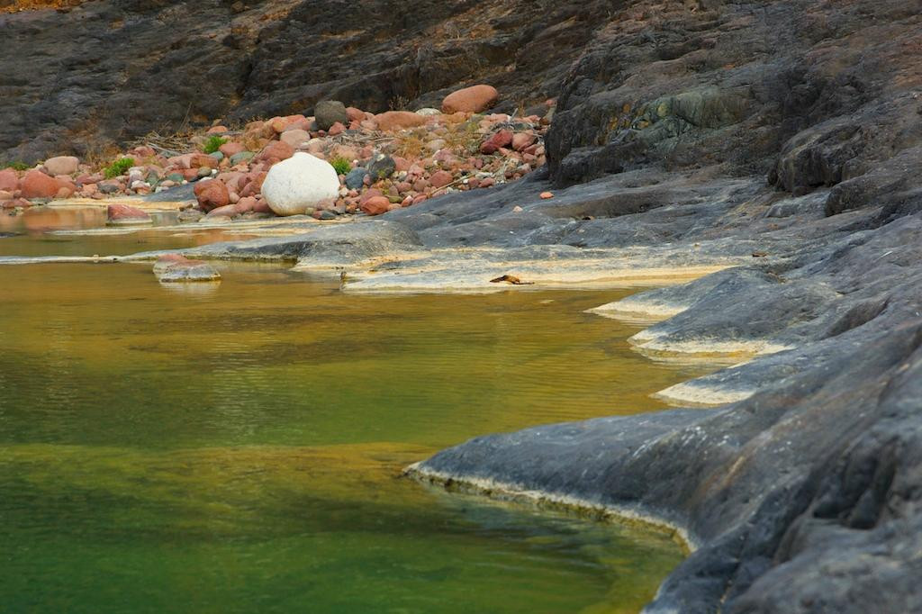 Wadi Dirhur Canyon景点图片