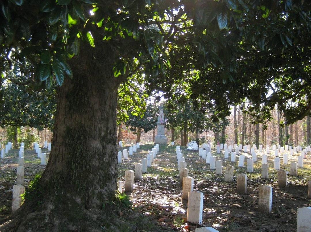 Friendship Cemetery景点图片