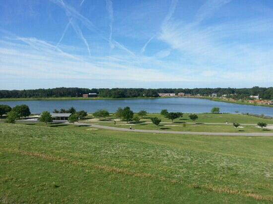Mount Trashmore Park-弗吉尼亚海滩必去景点