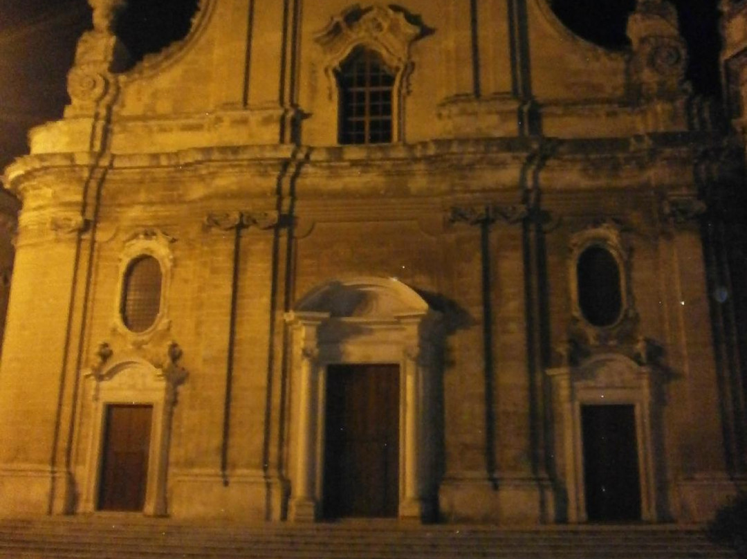 Basilica Cattedrale Maria Santissima della Madia-莫诺波利必去景点