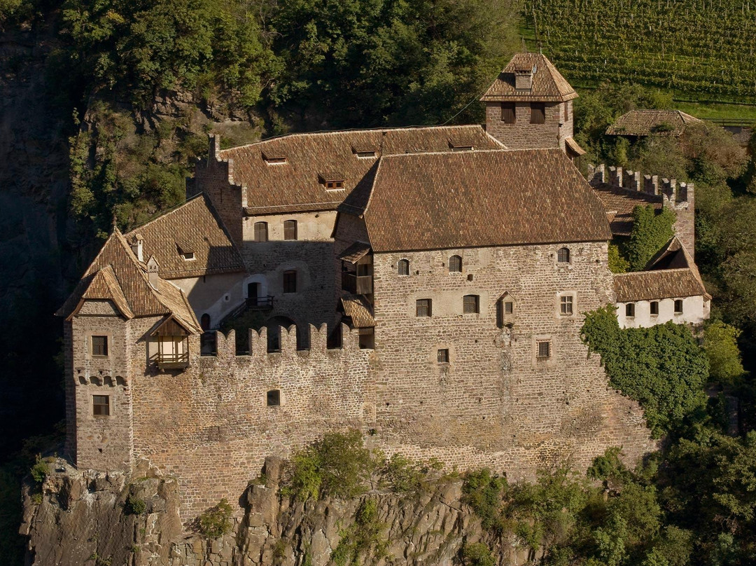 Runkelstein Castle景点图片