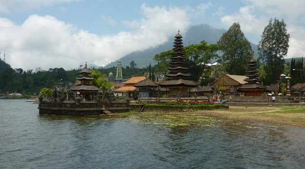 乌伦达努布拉坦寺-达巴南必去景点