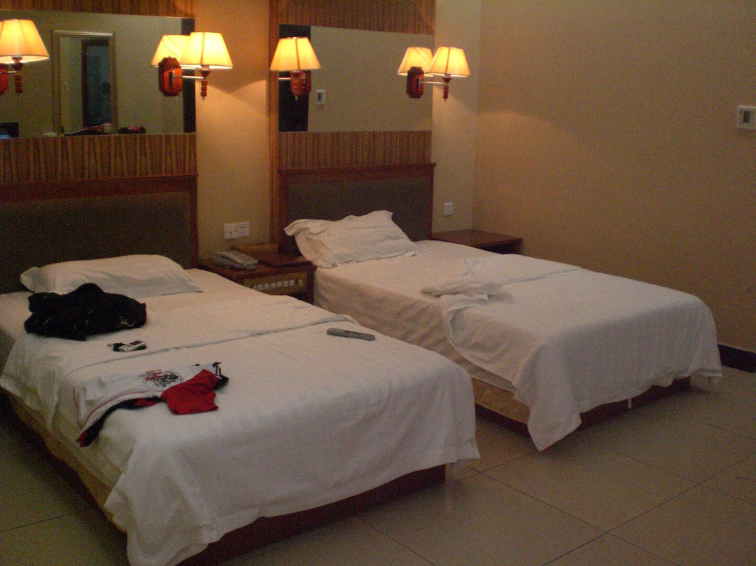 高滩温泉酒店主图