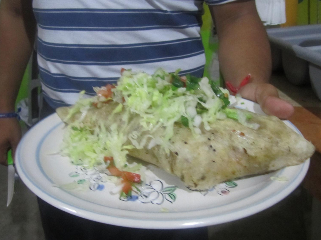 Joaquín Zetina Gasca餐馆和美食-Los Patojos