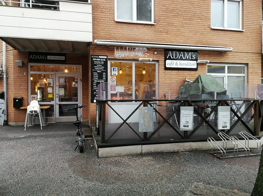 Adams Kafé