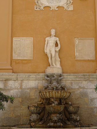 Fontana di Saturno di Trapani-特拉帕尼省必去景点