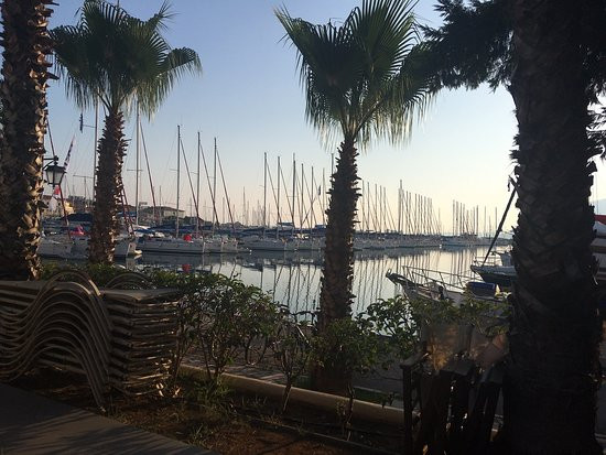 拉诺斯酒店主图