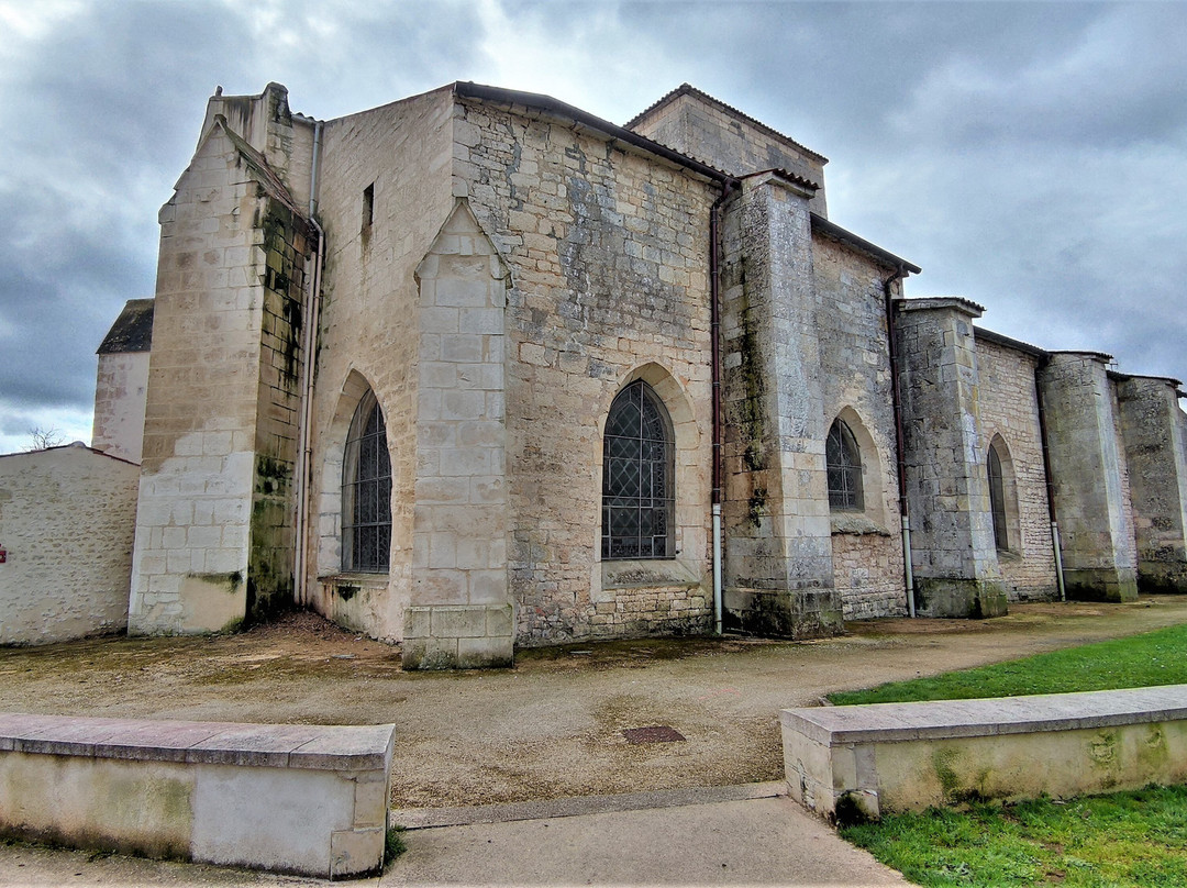 Eglise St-Hilaire (de Nalliers)-Nalliers必去景点