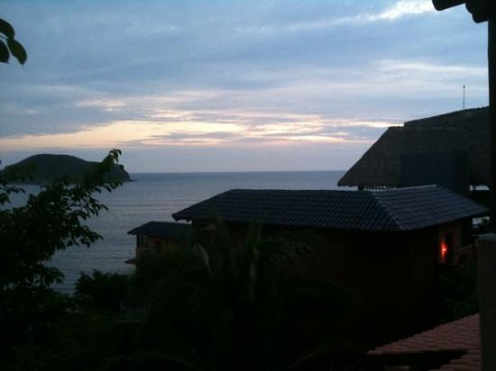Playa La Ropa景点图片